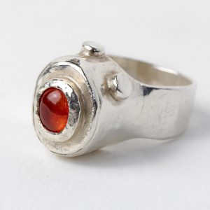 Punkig safirring, Odd moon, R119