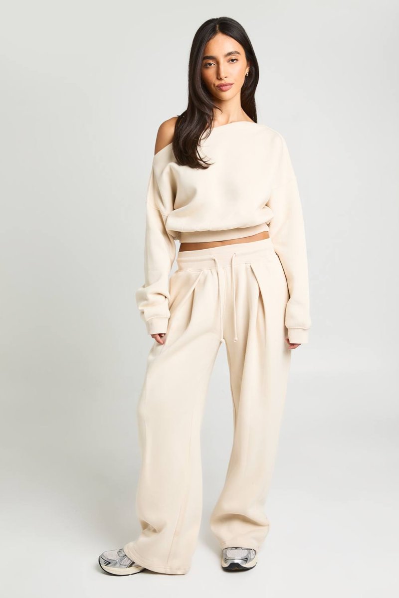 boohoo Dam Off Shoulder Sweatshirt Och Plisserade Joggers Träningsoverall | Ecru | Storlek Medium - Bild 2